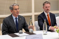 <strong>中美连谈6小时美国代表团来了位新想和中</strong>